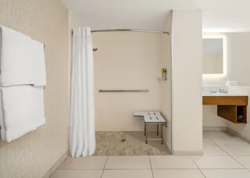 Holiday Inn Express Ft. Lauderdale Cruise-Airport by IHG hotel thumbnail 7