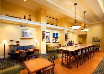 Hampton Inn & Suites Lake Wales hotel thumbnail 2