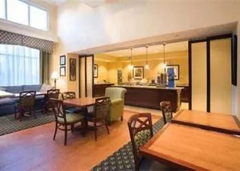 Hampton Inn & Suites Lake Wales hotel thumbnail 5