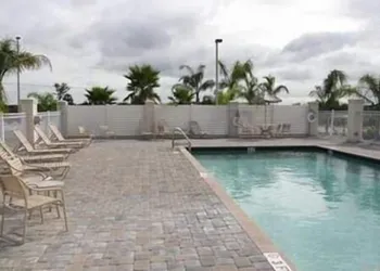 Hampton Inn & Suites Lake Wales hotel thumbnail 6