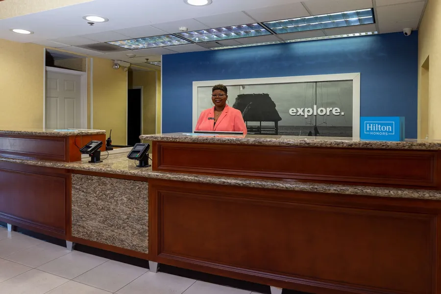 Hampton Inn & Suites Jacksonville Deerwood Park hotel detail image 2