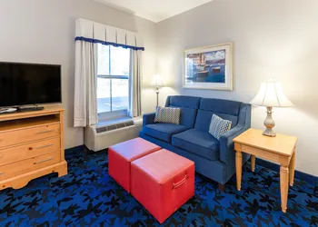 Hampton Inn & Suites Jacksonville Deerwood Park hotel thumbnail 7