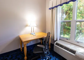 Hampton Inn & Suites Jacksonville Deerwood Park hotel thumbnail 8