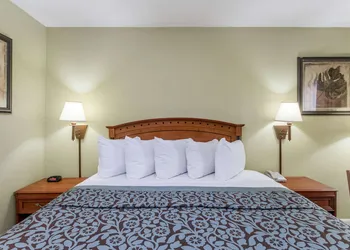 Days Inn by Wyndham Ormond Beach hotel thumbnail 8