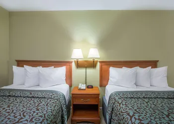 Days Inn by Wyndham Ormond Beach hotel thumbnail 4