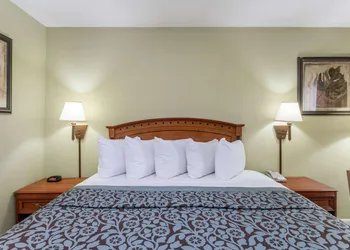 Days Inn by Wyndham Ormond Beach hotel thumbnail 8