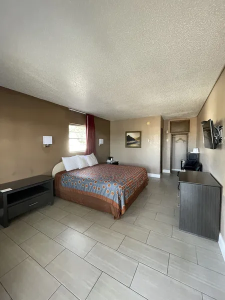 Sunset Inn hotel detail image 6