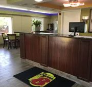 Super 8 by Wyndham Sarasota Near Siesta Key hotel detail image 4
