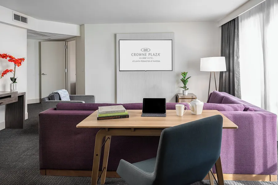 Crowne Plaza Atlanta Perimeter at Ravinia by IHG hotel detail image 2