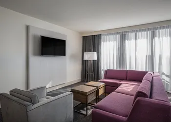 Crowne Plaza Atlanta Perimeter at Ravinia by IHG hotel thumbnail 7