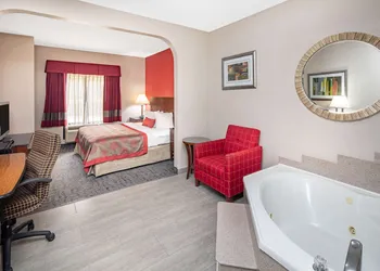 Ramada by Wyndham Alpharetta/Atlanta North hotel thumbnail 5