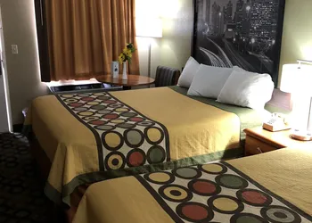 Super 8 by Wyndham Ashburn hotel thumbnail 5