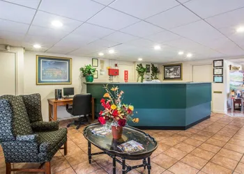 Econo Lodge Inn & Suites Columbus near Fort Benning hotel thumbnail 5
