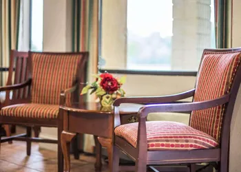 Econo Lodge Inn & Suites Columbus near Fort Benning hotel thumbnail 7