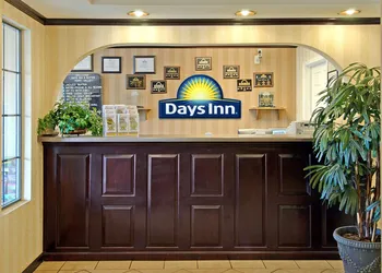 Days Inn & Suites by Wyndham Fort Valley hotel thumbnail 2