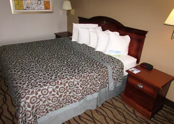 Days Inn & Suites by Wyndham Fort Valley hotel thumbnail 4