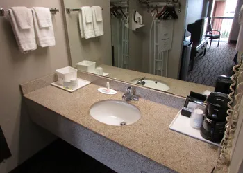 Days Inn & Suites by Wyndham Fort Valley hotel thumbnail 8