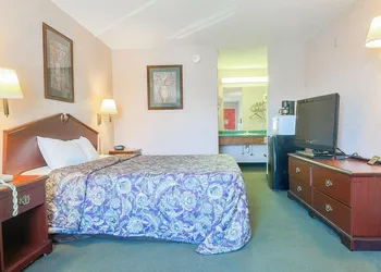 OYO Hotel East Macon I-75 hotel thumbnail 5