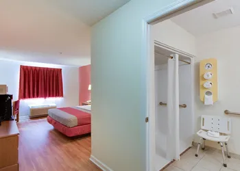 Motel 6 Hinesville, GA hotel thumbnail 6