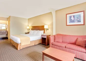 Days Inn & Suites by Wyndham Stockbridge South Atlanta hotel thumbnail 3