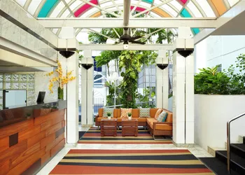 Oasis Hotel Waikiki hotel thumbnail 2