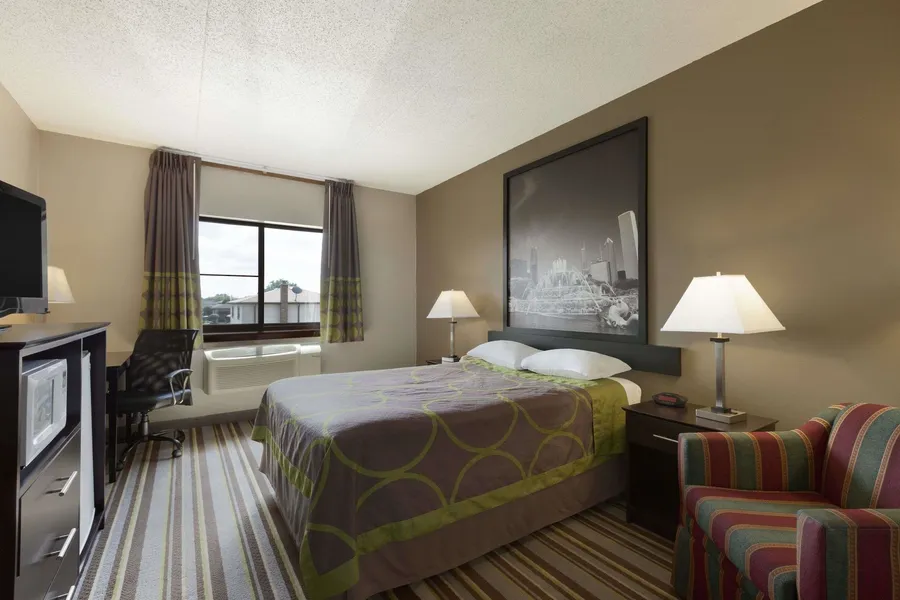 Super 8 by Wyndham Bridgeview/Chicago Area hotel detail image 6