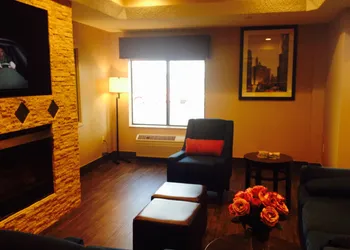 Comfort Inn Crystal Lake - Algonquin hotel thumbnail 4