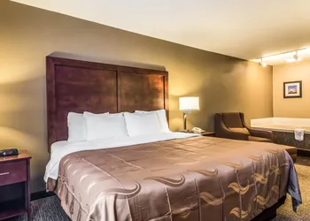 Quality Inn & Suites Salem near I-57 hotel thumbnail 5