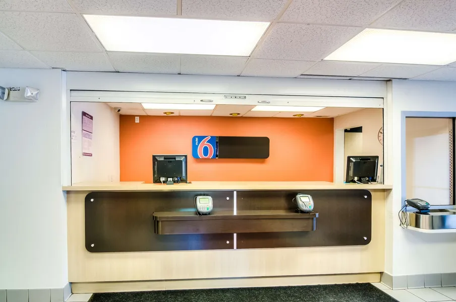 Motel 6 Arlington Heights, IL - Chicago North Central hotel detail image 2