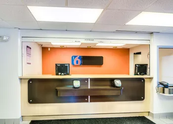 Motel 6 Arlington Heights, IL - Chicago North Central hotel thumbnail 2