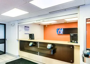 Motel 6 Arlington Heights, IL - Chicago North Central hotel thumbnail 3