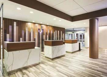 La Quinta Inn & Suites by Wyndham Chicago Downtown hotel thumbnail 2