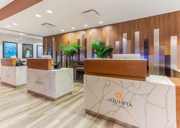 La Quinta Inn & Suites by Wyndham Chicago Downtown hotel thumbnail 5