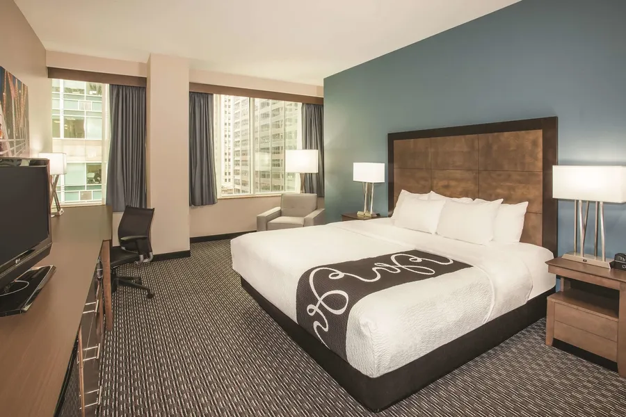 La Quinta Inn & Suites by Wyndham Chicago Downtown hotel detail image 6