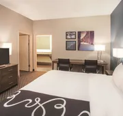 La Quinta Inn & Suites by Wyndham Chicago Downtown hotel detail image 7