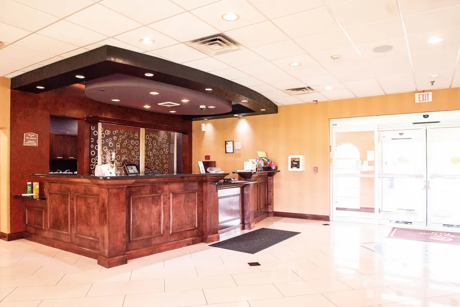 Clarion Inn Elmhurst - Oak Brook near I-88, I-290, I-294 hotel detail image 2