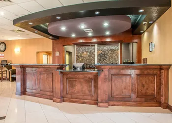 Clarion Inn Elmhurst - Oak Brook near I-88, I-290, I-294 hotel thumbnail 3