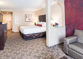 Clarion Inn Elmhurst - Oak Brook near I-88, I-290, I-294 hotel thumbnail 7