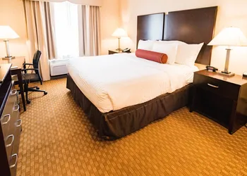 Clarion Inn Elmhurst - Oak Brook near I-88, I-290, I-294 hotel thumbnail 8