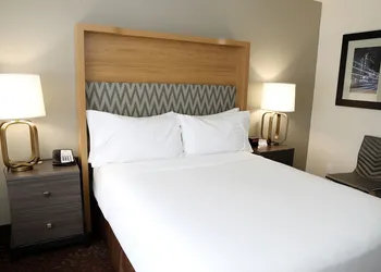 Holiday Inn Chicago O'Hare Area by IHG hotel thumbnail 6
