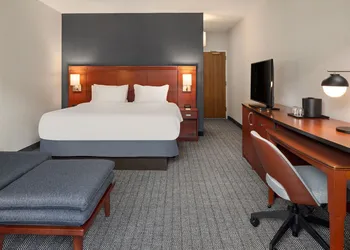 Courtyard Chicago Waukegan Gurnee hotel thumbnail 8