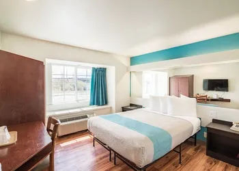 Motel 6 Idaho Falls, ID - Snake River hotel thumbnail 5