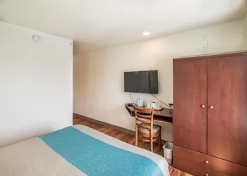 Motel 6 Idaho Falls, ID - Snake River hotel thumbnail 6