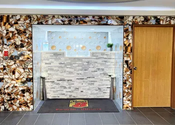 Super 8 by Wyndham Peoria hotel thumbnail 5