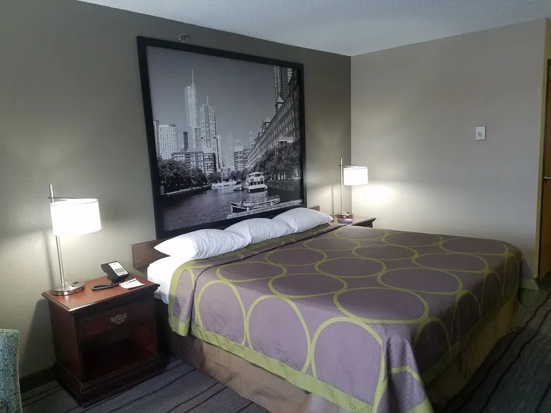 Super 8 by Wyndham Chicago O'Hare Airport hotel detail image 6