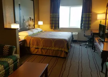 Super 8 by Wyndham Chicago O'Hare Airport hotel thumbnail 7