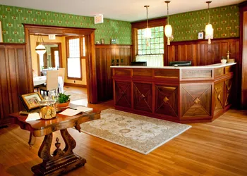 Showers Inn hotel thumbnail 2