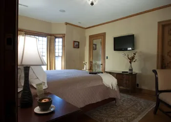 Showers Inn hotel thumbnail 5
