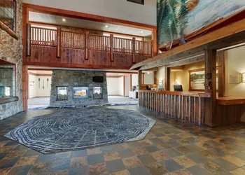 Stoney Creek Hotel Quad Cities - Moline hotel thumbnail 2
