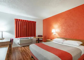 Motel 6 Naperville, IL hotel thumbnail 7